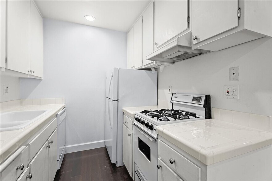kitchen - 2311 4th St