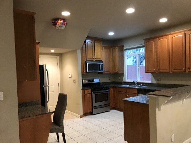 Building Photo - 1409 NE 166th Ct