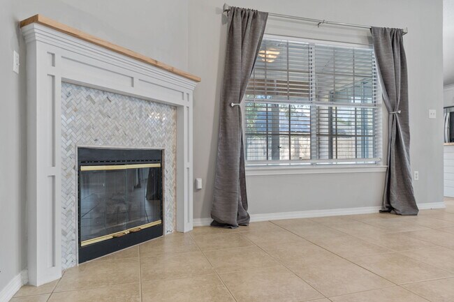 Building Photo - 65 Bay Tree Dr