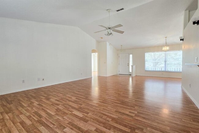 Building Photo - 10417 Lake Hasson Cir
