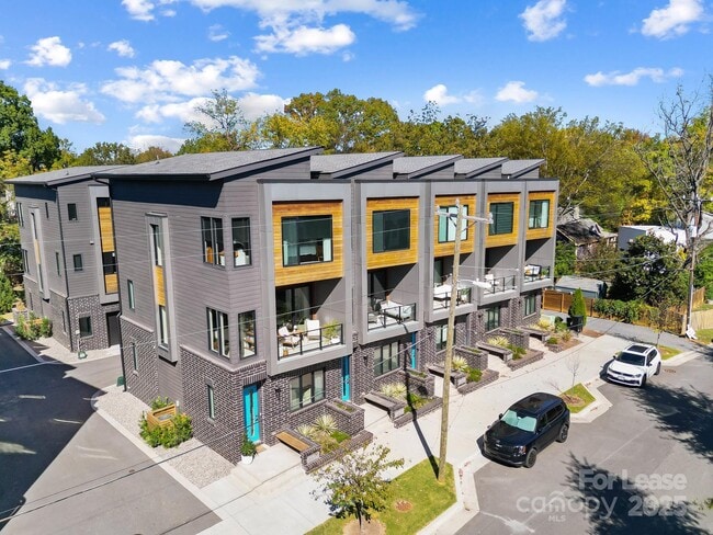 Building Photo - 3301 Spencer St