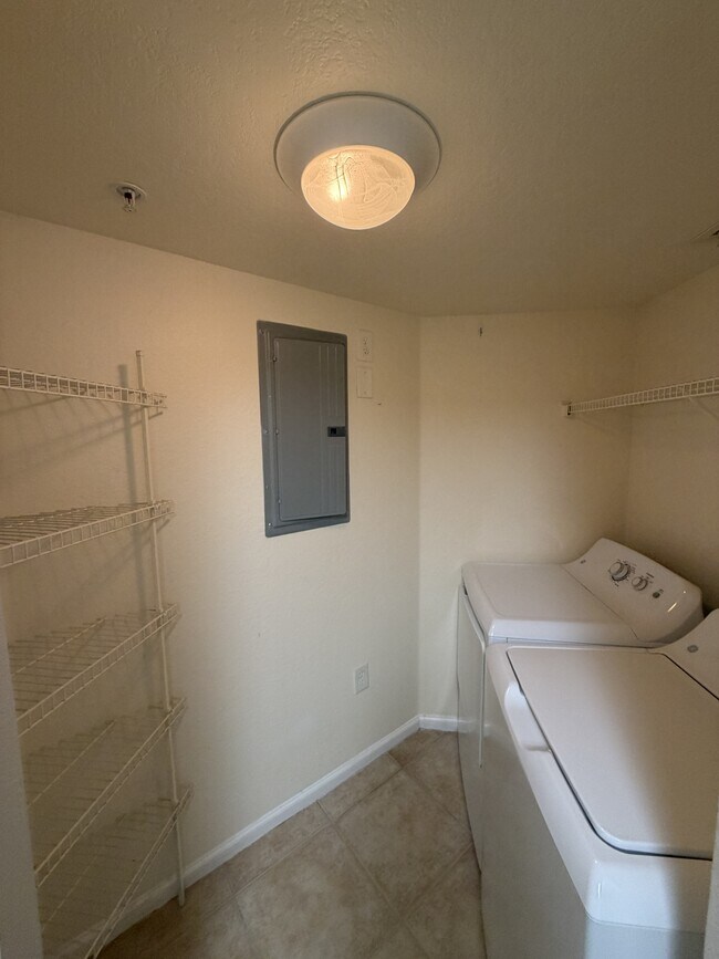 Building Photo - 4121 Residence Drive