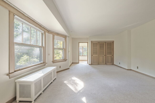 Building Photo - 1005 Ashland Ave