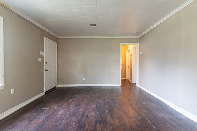 Building Photo - 3 Bedroom Rent to Own Home Available!