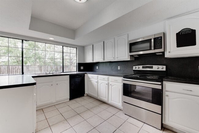 Building Photo - 15702 Mendocino Dr