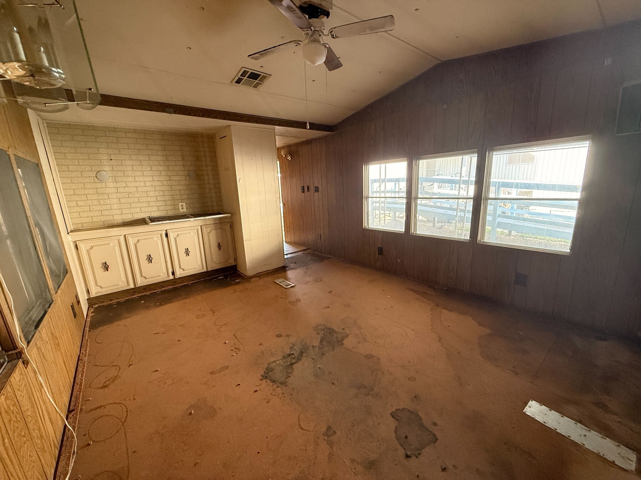 Building Photo - 3601 E Wyoming Ave