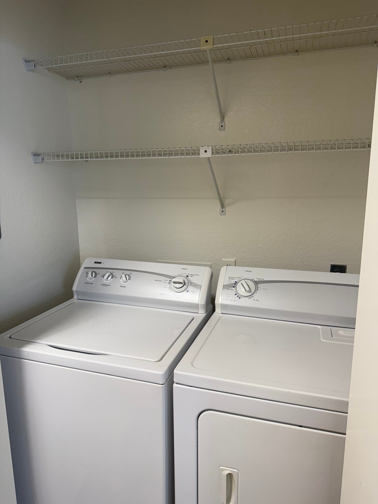 Full size washer & dryer - 26 Eleanor Ln