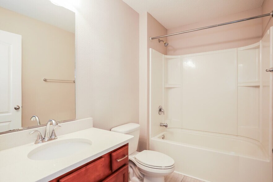 Building Photo - 3514 Songbird Lakes Dr