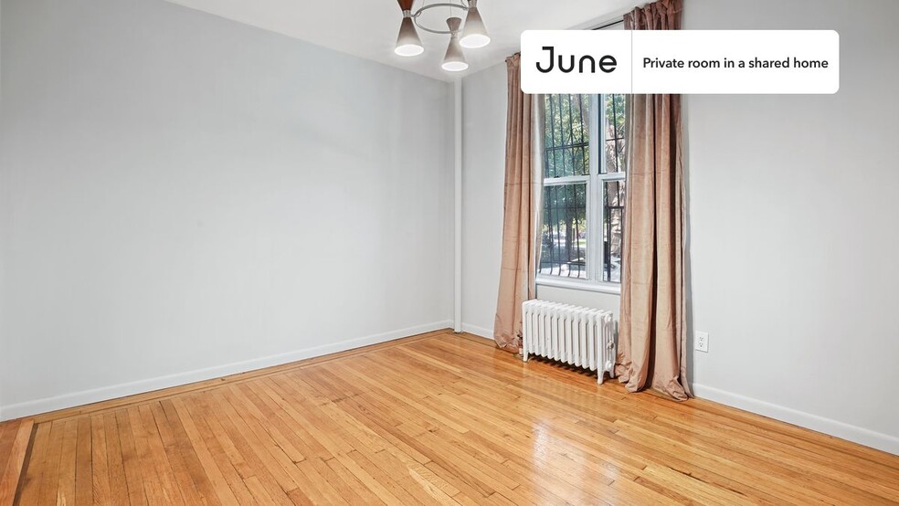 Building Photo - Private bedroom in 4 bed/1 bath Home