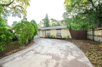 Building Photo - 2719 Linwood Dr