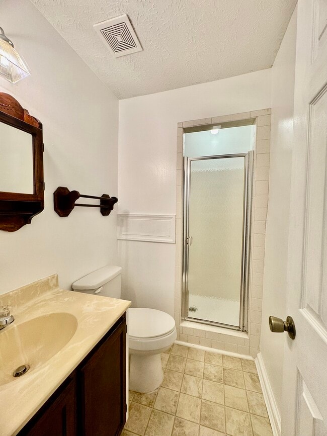 Building Photo - 875 Cambria St NW