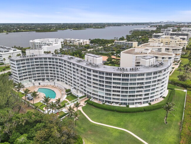 Building Photo - 2774 S Ocean Blvd