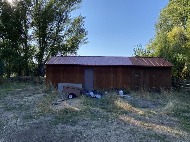 Building Photo - 2360 S 60th E