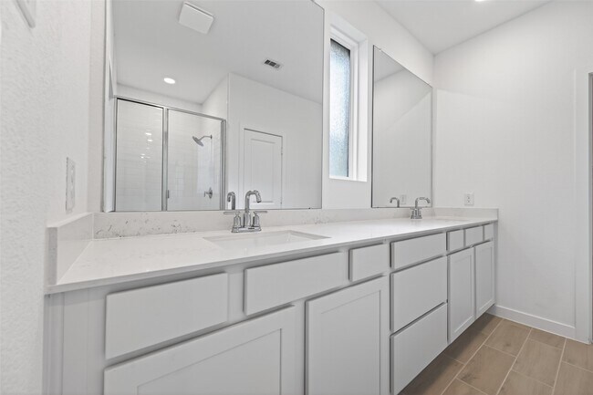 Building Photo - 27435 Sunterra Village Dr
