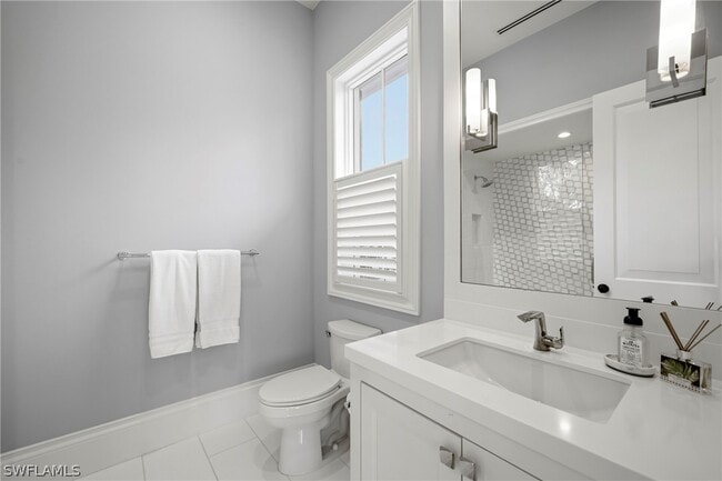 Building Photo - 215 3rd Ave N