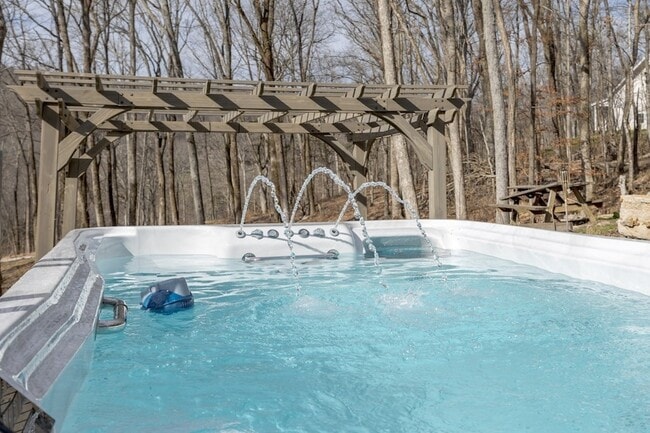 Building Photo - 1762 Burke Hollow Rd