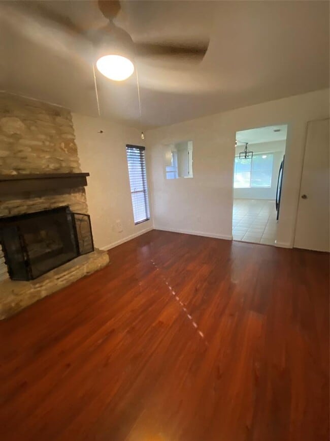 Building Photo - 1508 No Mor Cove