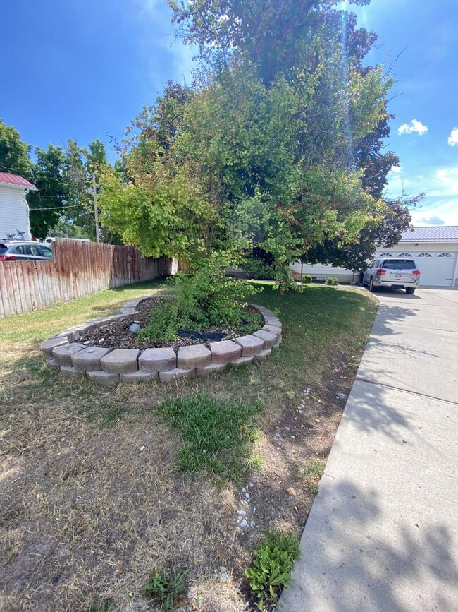 Building Photo - 428 E 1150 N