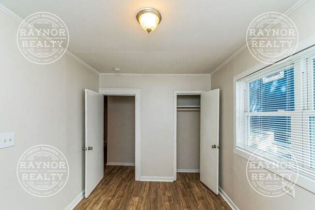 Building Photo - 117 S Briggs Ave