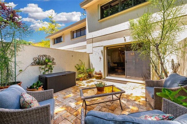 Building Photo - 3020 S Oakland Forest Dr