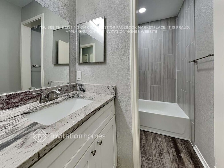 Building Photo - 7001 Seascape Dr