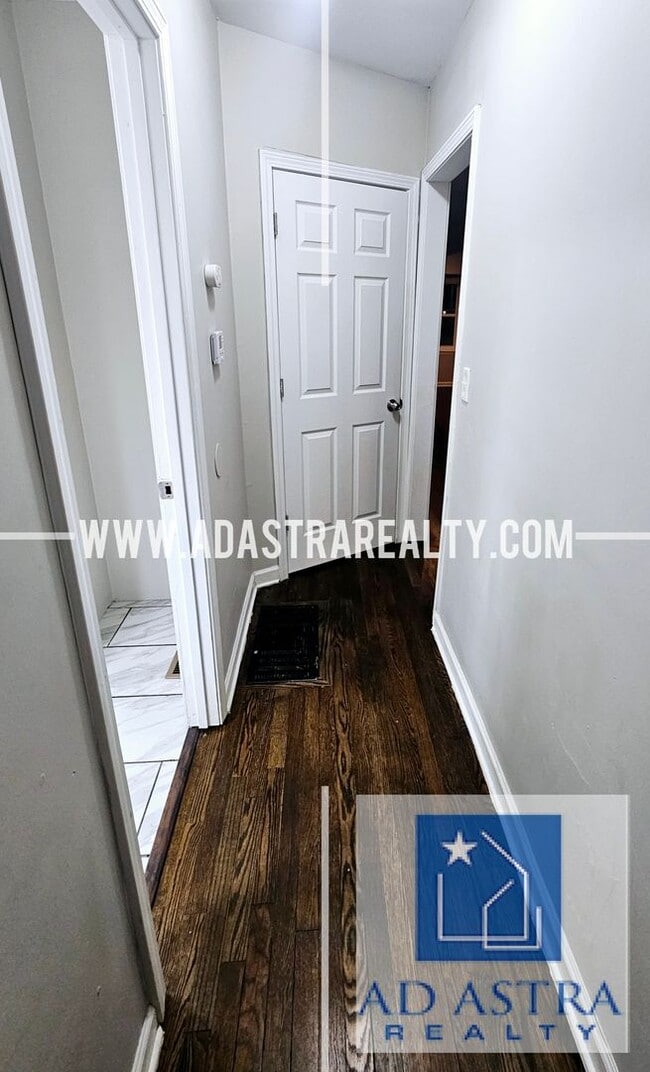 Building Photo - Beautiful 3 Bed 2 Bath Brick Home in KCMO!...