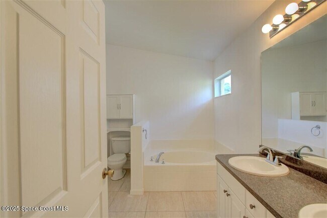 Building Photo - 4810 Manchester Dr