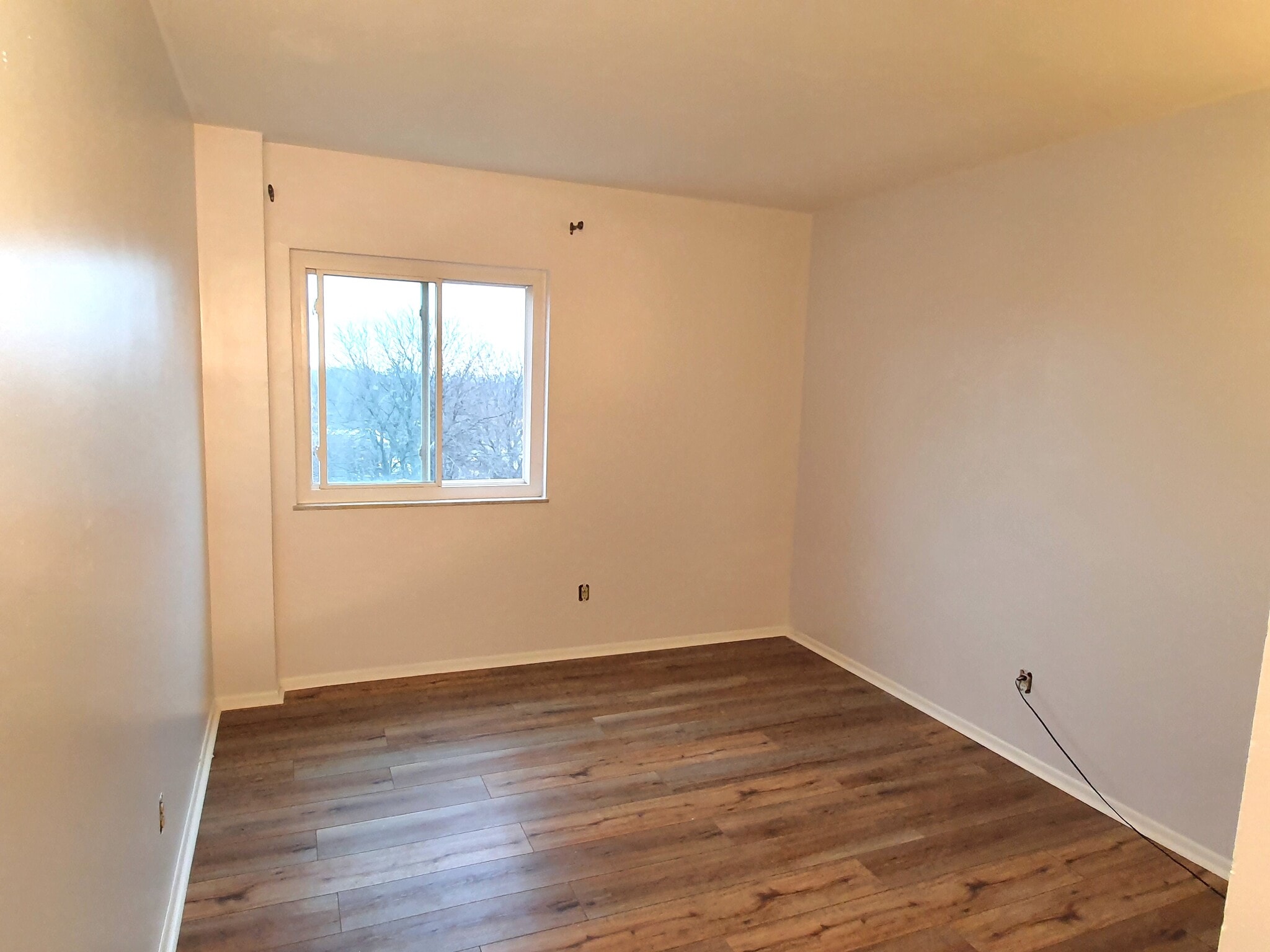 Bedroom 2 - 20333 Detroit Rd