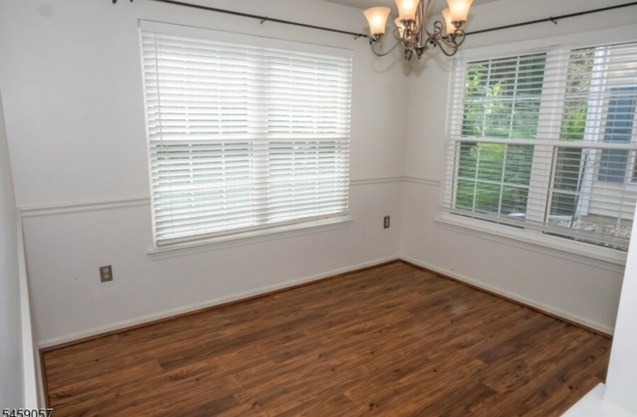 Building Photo - 128 Arbor Way