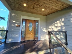 Building Photo - 11017 18th St NE