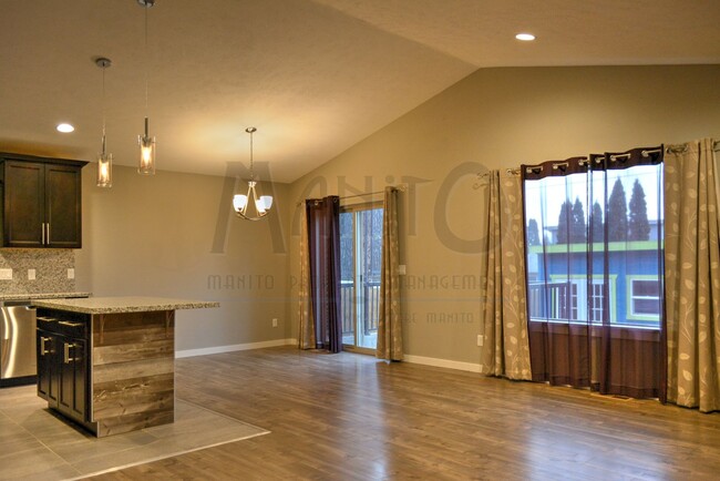 Building Photo - Clean & Updated Spokane Home