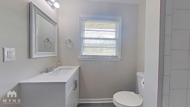 Building Photo - 1006 Longleaf Dr