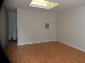 Building Photo - 515 S 16th St