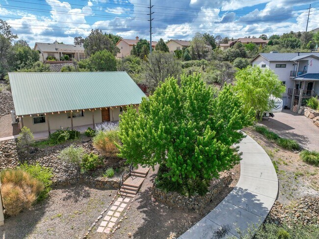 Building Photo - 2 Bedroom plus Office in Main House & Stud...