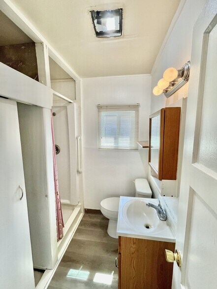 Building Photo - 15012 Lemoli Ave