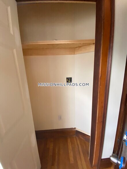 Building Photo - 178 Calumet St