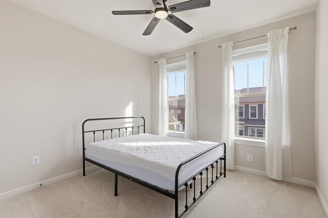 Building Photo - ***Coming Soon*** Stunning and Sun-filled 3 Bed 2.5 Bath Condo In Village At Manassas Park Condo