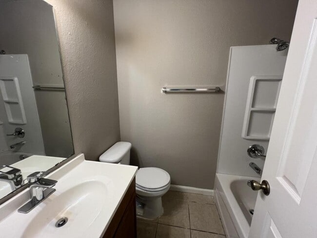 Building Photo - 2111 Caprice Dr