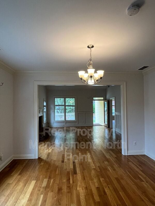 Building Photo - 1357 Eubanks Ave