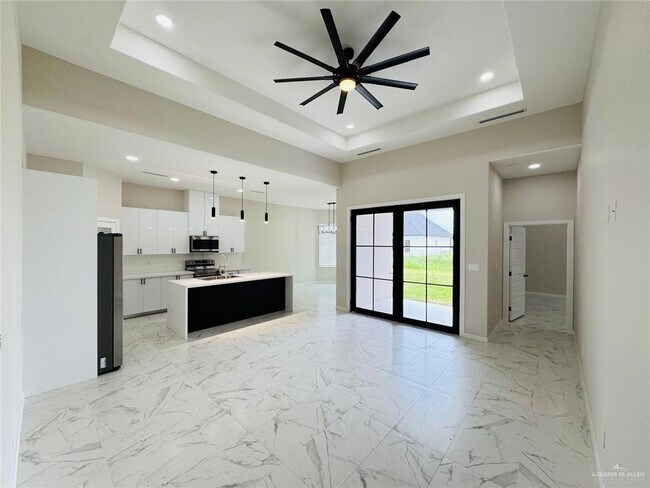 Building Photo - 1020 W Solaris Ln