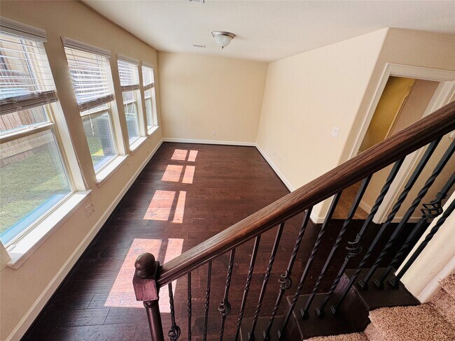 Building Photo - 10009 Spring Shadows Park Cir