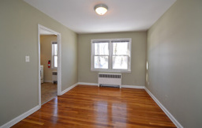 Building Photo - 412 Morris Ave