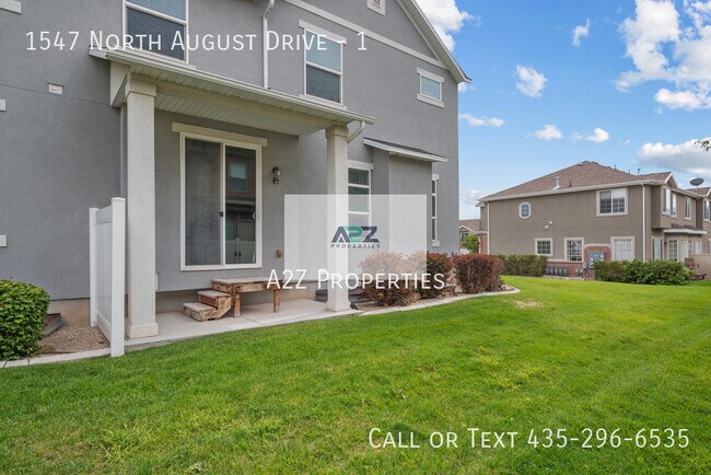Building Photo - 1547 N August Dr
