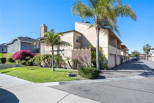 Building Photo - 5581 Crescent Ave