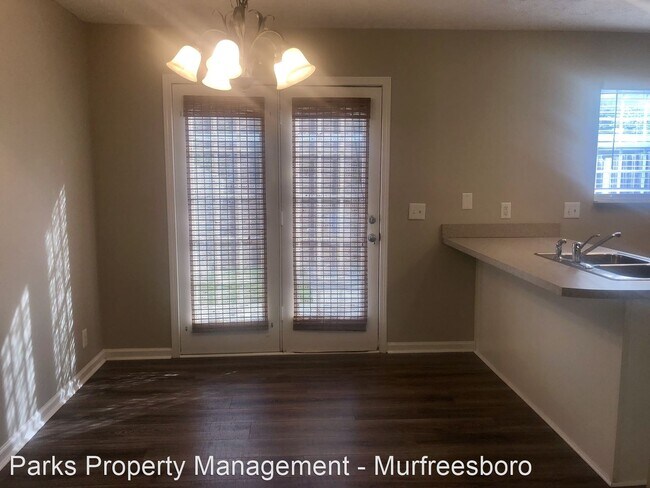 Building Photo - 2 br, 2.5 bath House - 951 Seven Oaks Blvd