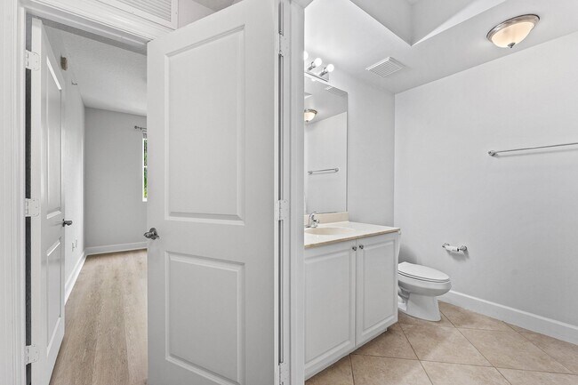 Building Photo - 3308 Renaissance Way