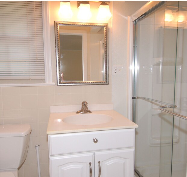 Building Photo - 706 Smedes Pl