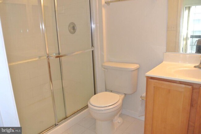 Building Photo - 7923 Eastern Ave NW