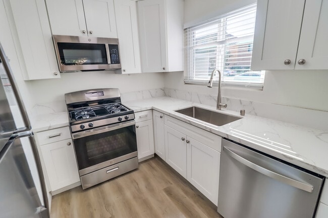 Building Photo - Hurlbut