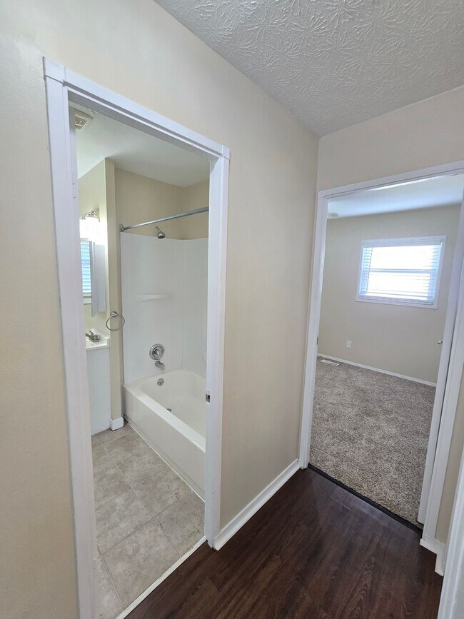 Building Photo - YOU CAN STOP YOUR SEARCH! Jeffersontown / Jtown Rental with 3 Bedrooms, 1 Full Baths, Ranch, 1 Ca...